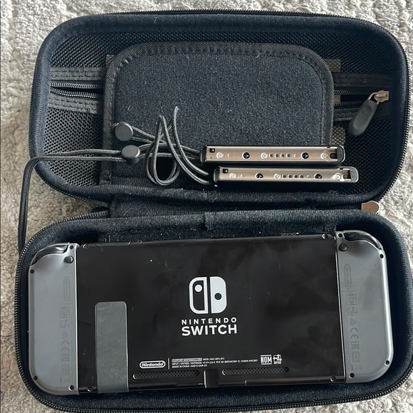 Nintendo Switch Console - Gray MOD HAC 001(-01) with controller - Picture 3 of 9
